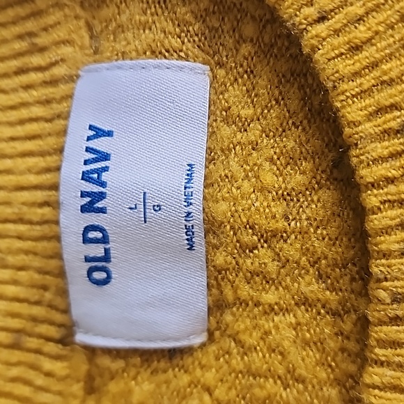 Old Navy Sweater - Picture 2 of 3